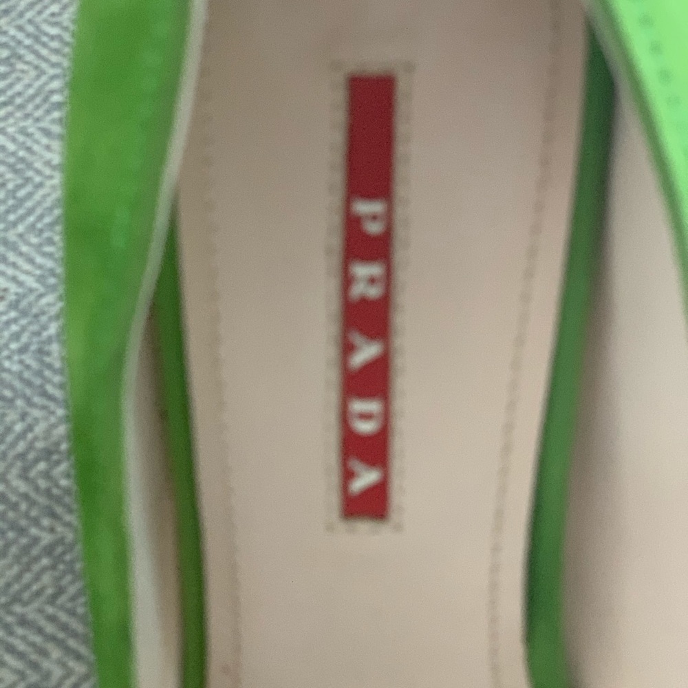 PRADA - Picture 5 of 6